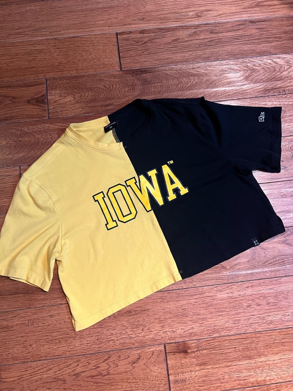 NWOT University of Iowa Split-Color Crop T-Shirt - Black & Yellow